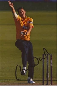 HAMPSHIRE: CHRIS WOOD SIGNED 6x4 ACTION PHOTO+COA - Picture 1 of 1