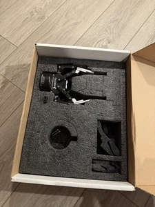 Robotiq AGC-GRP-002 2-Finger Adaptive Robot Gripper 2F-85 - Picture 1 of 4