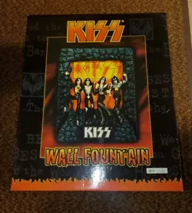 Fuente de pared de resina KISS DESTROYER vendida por SPENCERS 2003 firma red nueva - Imagen 1 de 6