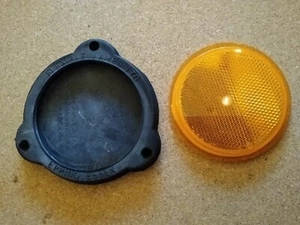 RUBBOLITE AMBER 3" ROUND REFLECTOR ASSY. 73/01/00 MODEL 73 - COMMERCIAL MILITARY - Picture 1 of 7