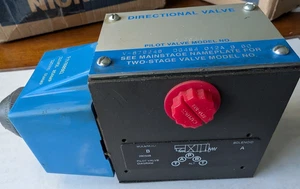 VICKERS - 879249 - DG4S4-012A-B-60 - DIRECTIOANL VALVE 120V - Picture 1 of 5