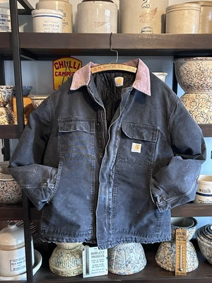 复古 Carhartt 绗缝夹克黑色 XL 完美褪色复古紫色领 — 第 1/4 张图片