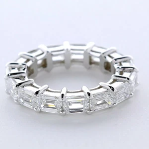 Anillo de boda de eternidad clásico de oro de 14 quilates 5,03 quilates esmeralda diamante cultivado en laboratorio E VVS2 - Imagen 1 de 5