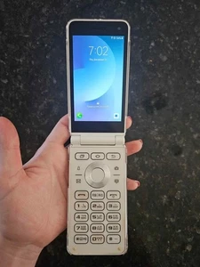 White Samsung Galaxy Folder 2 Flip Phone UNLOCKED LTE SM-G160N - Picture 1 of 6