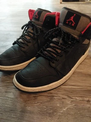 Nike Air Jordan 1 negro/gris/rojo para hombre 9,5 (usado y usado) Foto 1 de 4