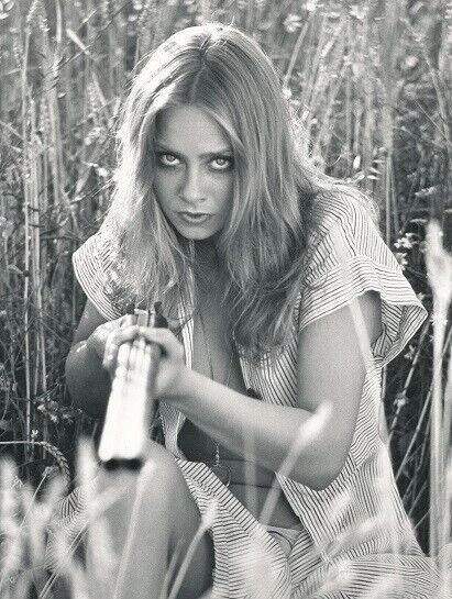 Linda Hayden Unsigned 10" x 8" Photo - Beautiful British actress *9 - Image 1 of 1