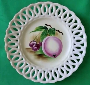 VTG Lattice Style 8" Plate W/ Handpainted Fruit - Picture 1 of 6