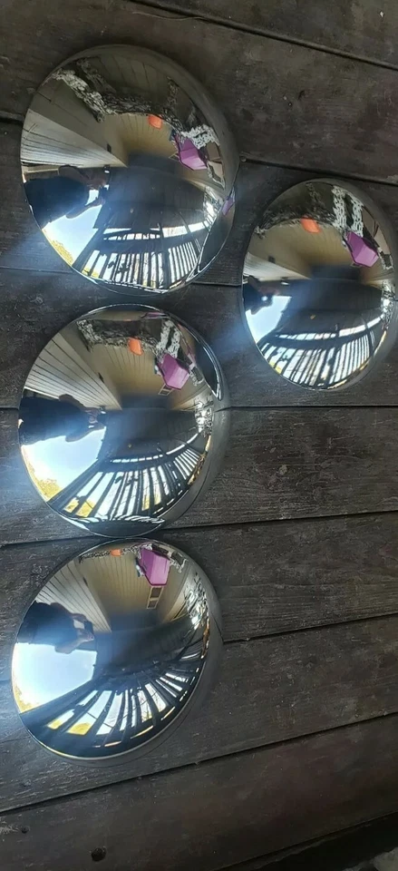 Tapacubos Bug Super Beetle Karman Ghia tipo 3 Moon 68 69 70 71 72 73 Empi 914 Foto 1 de 4