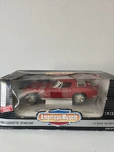 Ertl 1963 Signature Chevrolet Corvette Stingray 1:18 Diecast Car - Picture 1 of 3