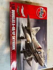 Airfix A-4B/P SkyHawk (VA-95/Argentina)...1/72...Kit A03029...MINT - Picture 1 of 2