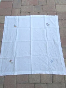 Vintage Asian Geisha Embroidered Table Cloth Card Tablecloth 46192 - Picture 1 of 10