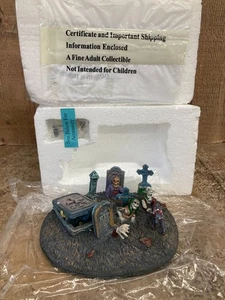 Hawthorne Village Stalking Dead County "RISE 'N' DINE CEMETARY" w/COA & Figure - Picture 1 of 12