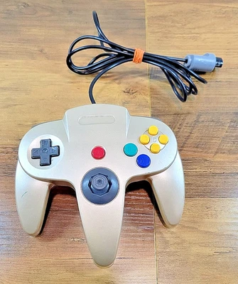 Controlador dorado con cable compatible con N64 con joystick apretado *probado y funciona* Foto 1 de 4