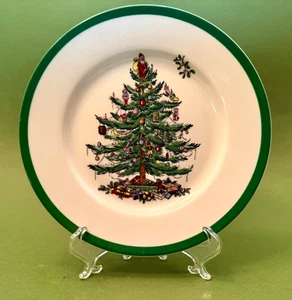 Christmas Tree von Spode 8" Salatteller/grüner Rand, Baum und Spielzeug - Bild 1 von 4