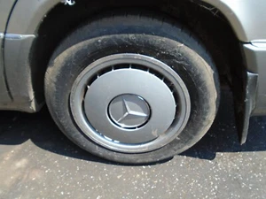 90 MERCEDES 230TE W124 NEARSIDE REAR BRAKE CALIPER 85-93 BREAKING CAR - Picture 1 of 3