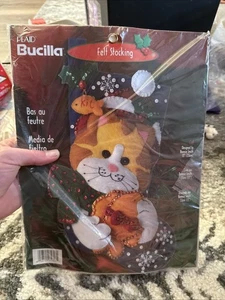 Plaid Bucilla kit calze feltro natalizio, vintage 2001 NOS, "Gatto" 84606 - Foto 1 di 4