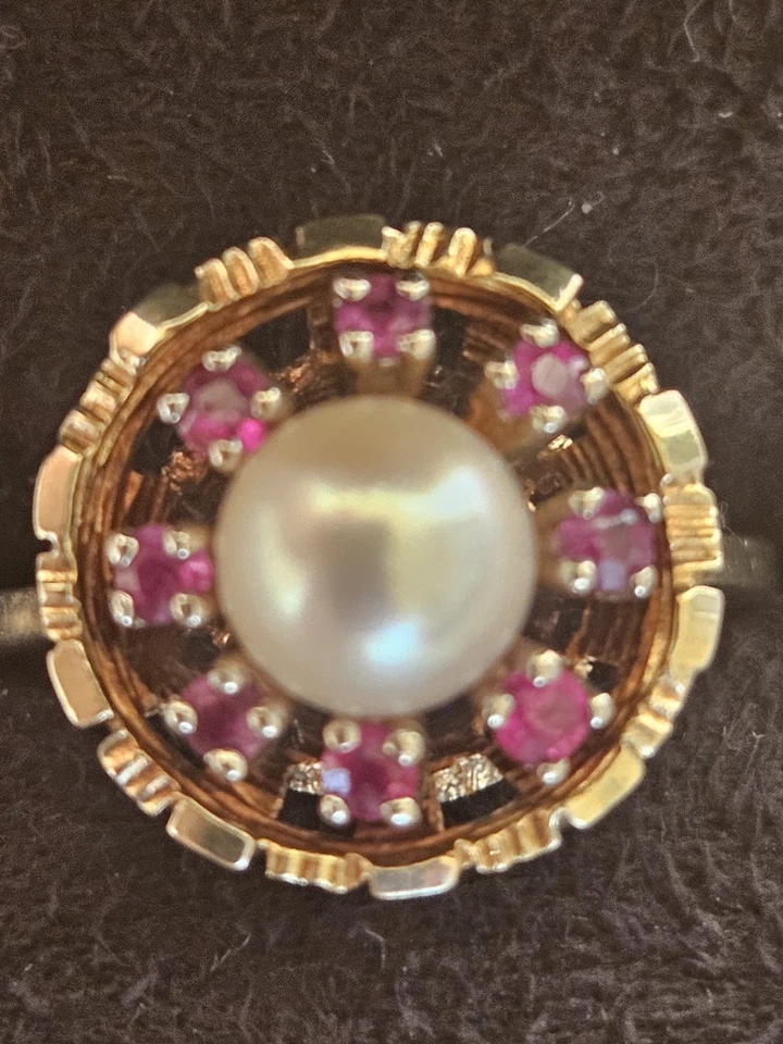 Vintage 14kt (595) Gold, Pearl, and Ruby Ring - Image 1 of 4