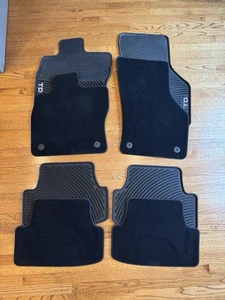 2 Set Of Floor Mats For VW Golf Sportwagon TDI Rubber And Material Very Clean - Picture 1 of 11