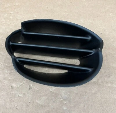 Jeep Liberty 2002-2004 conductor parachoques delantero izquierdo antiniebla cubierta de apertura Foto 1 de 4