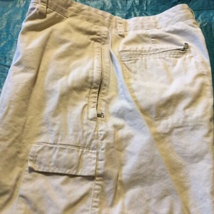 Hombres Tommy Hilfiger Caqui Claro Informal Vestido Pantalones Cortos 31 Bolsillos con Cremallera  - Imagen 1 de 4