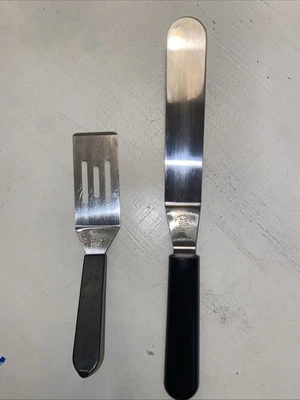 Lot Of 2 Pampered Chef Mini Spatula Turner & Large Spreader, Black Stainless - Image 1 of 4