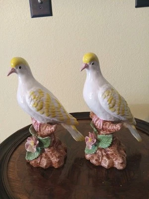 VINTAGE NORA FENTON - LARGE PAIR MORNING DOVES BIRDS - YELLOW AND WHITE -  9"  - Image 1 of 4