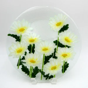Peggy Karr weiße Gänseblümchen verschmolzene Glasplatte Tablett 11 Zoll signiert Blumen Servieren - Bild 1 von 4