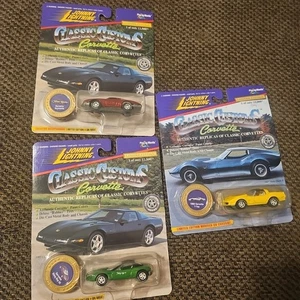 3~JOHNNY LIGHTNING CLASSIC CUSTOM CORVETTES 82 T-TOP AUROVETTE STRINGEAY III - Bild 1 von 13