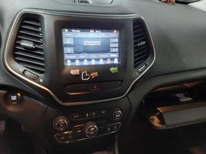 Audio Equipment Radio Display And Receiver 7.0" Screen Fits 19 CHEROKEE 2853754 - Picture 1 of 12