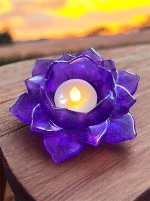 Candelabro casero de resina epoxi con flor de loto Foto 1 de 2