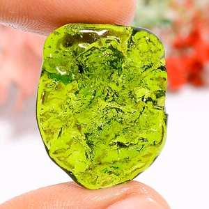 21.50 Cts. 100% Natural Exclusive Moldavite Fancy 26X21X5 MM Cabochon Gemstone - Picture 1 of 3