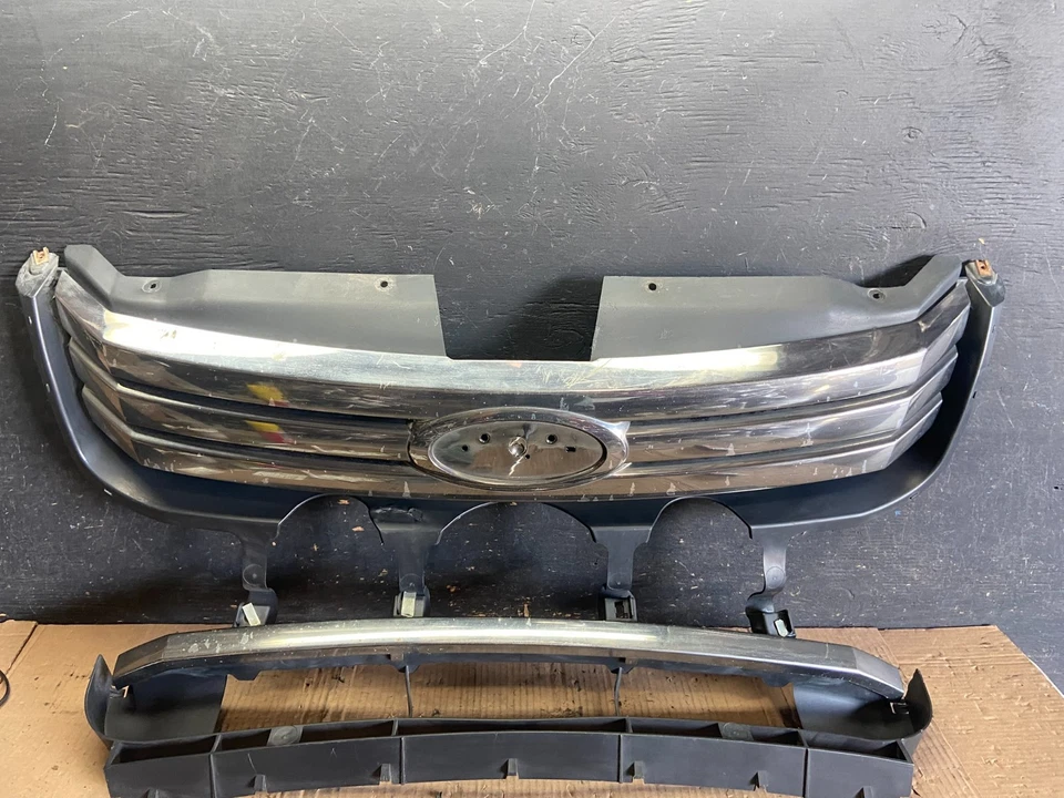 Parrilla Ford Fusion 2006-2009 con emblema superior inferior OEM P8651 DG Foto 1 de 4