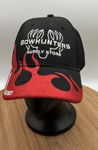 Sombrero Bowhunters Supply Team Llamas Rojas Abovedado y Cargado Nuevo - Imagen 1 de 5
