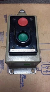 REES 04062-432 0903 SELECTOR SWITCH WITH BOX W426 - Picture 1 of 2