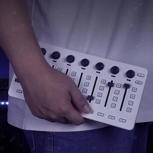 MIDI-Controller 8 Knöpfe 8 zuweisbare Steueraktoren MIDI-Mischpult - Bild 1 von 5