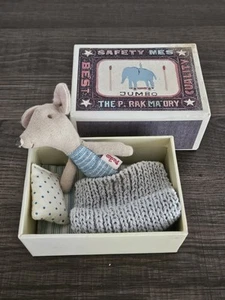 Saubere seltene Maileg Baby Maus in Holz Streichholzschachtel Elefant Jumbo Box Zubehör  - Bild 1 von 13