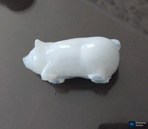 Small Westmoreland milk Glass Pig 3" Long. Bits Of Blue Opalescence - Picture 1 of 2