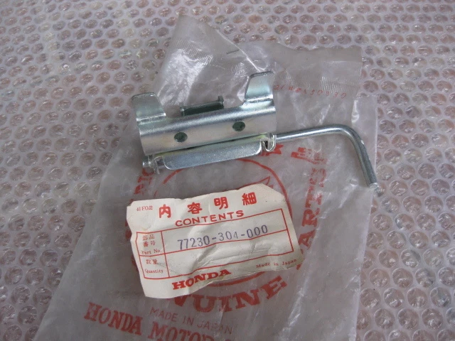 ASIENTO CATCH HONDA CB175 CB175K1 K3-K5 CL175K 77230-304-000 BLOQUEO ORIGINAL NOS Foto 1 de 1