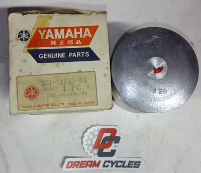 Pistón de enduro Yamaha AT1M AT1MX 70-71 GENUINO NUEVO DE STOCK 0,25 mm (1ST O/S) 251-11635-00 Foto 1 de 2
