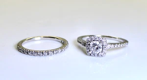 Juego de boda/promesa/compromiso de diamantes de 0,72 quilates con halo de oro blanco de 14 quilates, talla 5 - Imagen 1 de 7