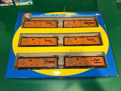HO Athearn Freight Refrigerated Boxcars 40’ Steel Reefers Santa Fe SF BNSF (6) - Image 1 of 2