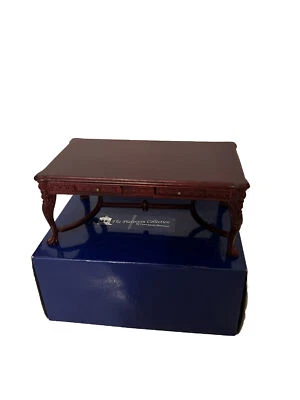 Town Square Miniatures Dollhouse Miniature Lion Leg Desk Mahogany P3044 - Image 1 of 2