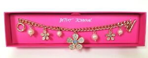 NEW BETSEY JOHNSON GOLD TONE CURB CHAIN,BLUE DAISY FLORAL,WHITE PEARL BRACELET