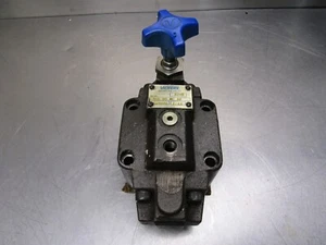 Vickers XCG-06-2F-30 Flow Control Valve - Picture 1 of 2