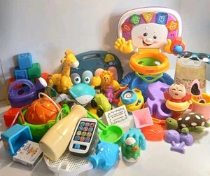 Enorme lotto giocattoli per bambini gioco esterno/interno giocattoli 40+ pezzi  - Foto 1 di 8