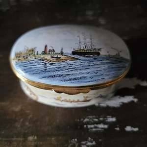 Retired Nantucket Historical Assoc English Enamel Pill Box - View of Brant Point - Picture 1 of 10
