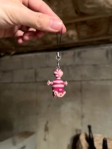 Disney Alice in Wonderland Cheshire Cat Runa Phone Strap Keychain Hanging Figure - Picture 1 of 2