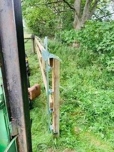 Solorail Fence Rail Holder Fence Post - Picture 1 of 4