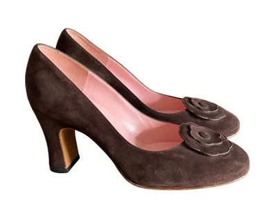 Zapatos de salón vintage Chanel de Karl Lagerfeld marrón gamuza camelia talla EU 38 Foto 1 de 4