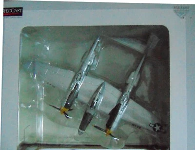 Avión fundido a presión SpecCast - P-38 LIGHTNING edición limitada - 1:72 - plateado Foto 1 de 3